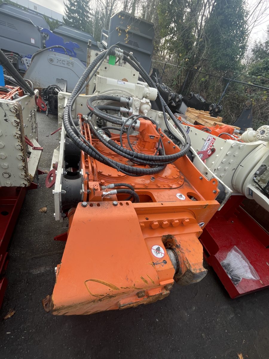 Used Gilbert Grizzly MG-90 Pile Driver for sale